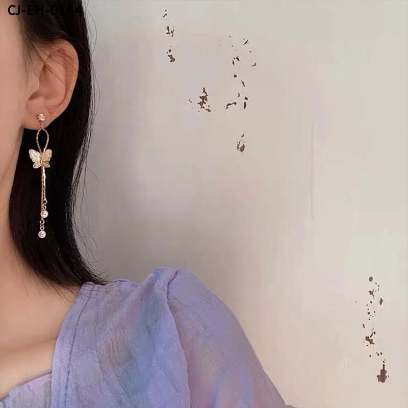 Light Luxury and Exquisite Retro Shell Fritillary Butterfly Allergy Prevention Rhinestone Tassel Long Earrings