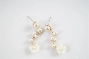 Pearl with Shell Engraved Flower Liner Earring