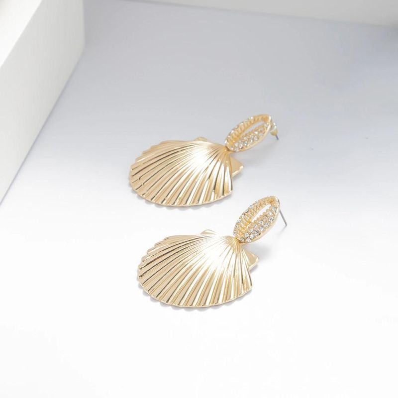 New Fashionable Shell Earrings for Women