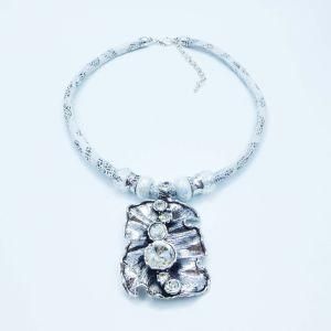 New Design Fashion Crystal Necklace Alloy Jewelry