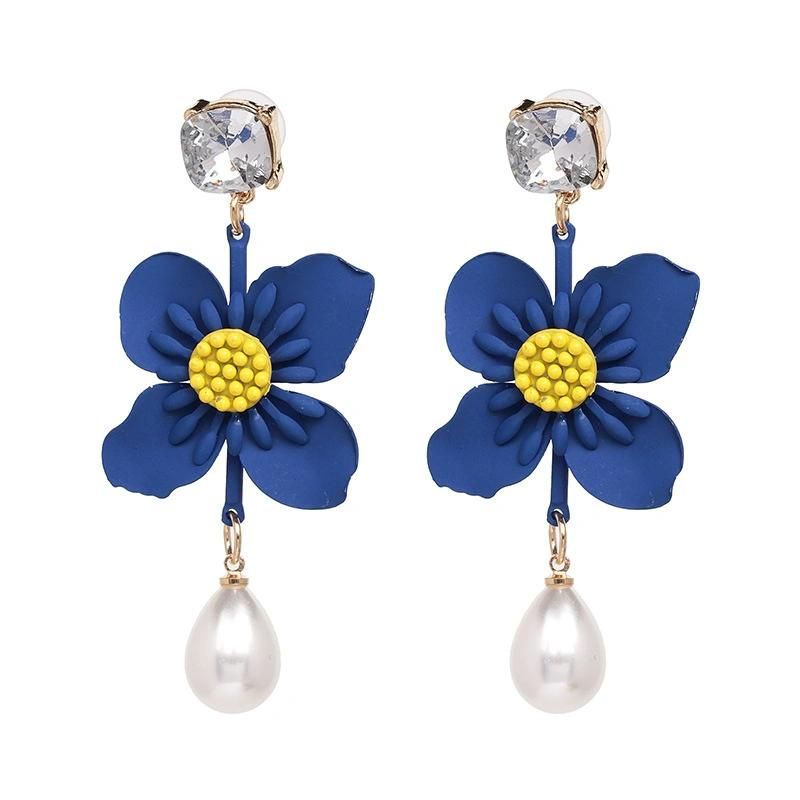 Female Autumn White Floral Diamond Imitation Pearl Resin Earring with Flower