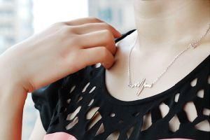 Love Shaped Titanium Steel Heartbeat Lockbone Chain Heart Pendant Necklace