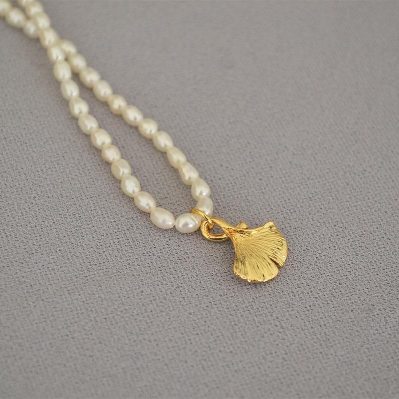 Variety Gold Coin Pendants Freshwater Rice Grains Pearls Gentle Retro Collarbone Chain Short Choker Necklace