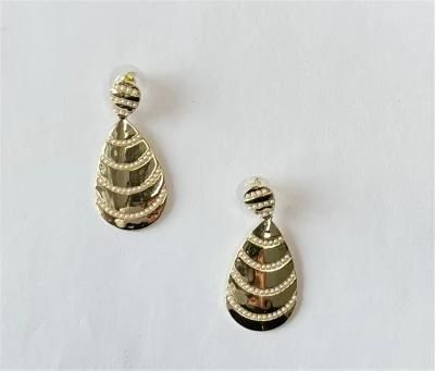 Casting Alloy Geometric Overlap Teardrop with Pearls Drop Earring for Women Fashion Bijoux