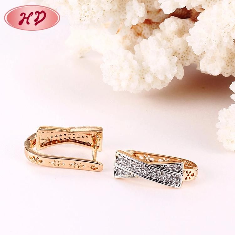 Fashion 18K 14K Gold Plated Costume Imitation Jewelry with CZ Pearl Hoop Huggie Earring for Women