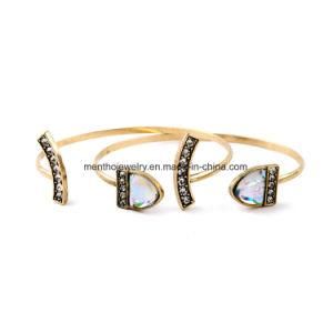 Retro Alloy Inlaid Rhinestone and Artificial Gemstones Women&prime;s Bracelet for Nightclub