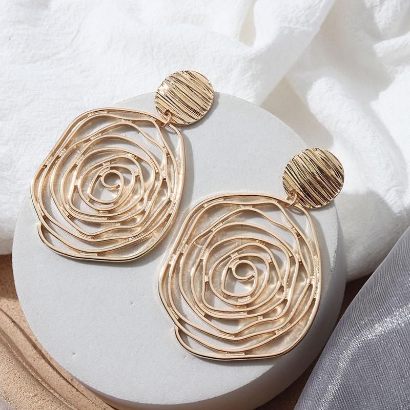 European Chic Style Metal Filigree Rose Flower Pendant Drop Earring with Round Textured Disc Stud Earring