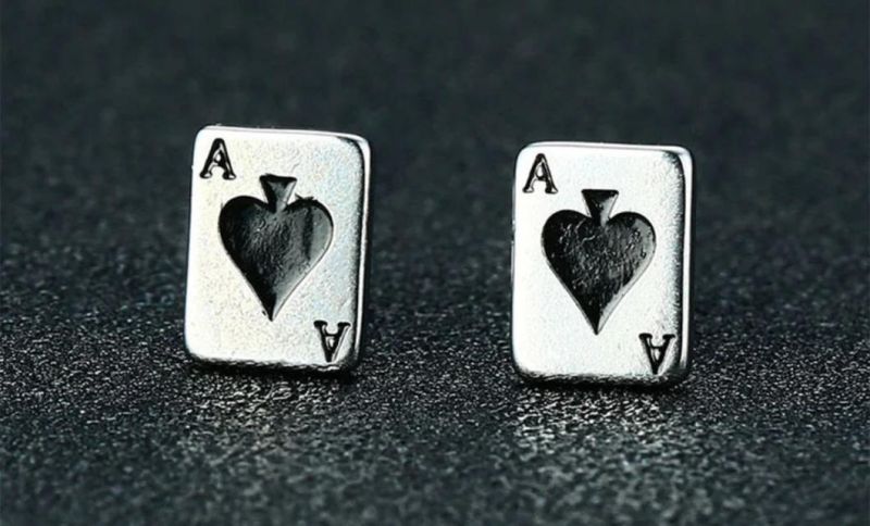 Simple and Small Ace of Spades Earrings Poker Titanium Stainless Steel Surgical Steel Women′ S Earrings Er1091