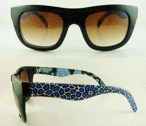 Cool Ladies&prime; Sunglasses With Pretty Pattern on Both Sides of The Temple (C24005)
