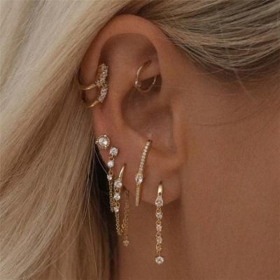 New Design Delicate Chain Huggie Earring and Stud Fashion Jewelry for Women Accessories
