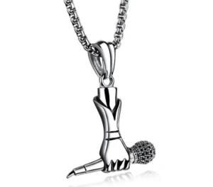Rock Punk Silver Color Music Microphone Necklace&Pendant Men/Women Stainless Steel Holding The Microphone Hiphop Necklace jewelry
