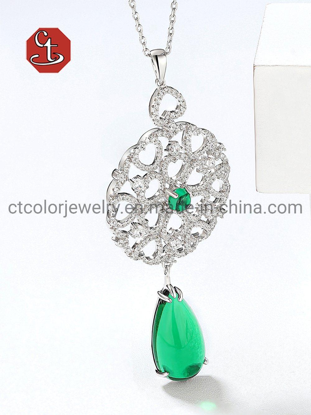 Fashion Jewelry 925 Silver and Brass Gemstone Luxury Women Jewelry Emerald Pendant Necklace