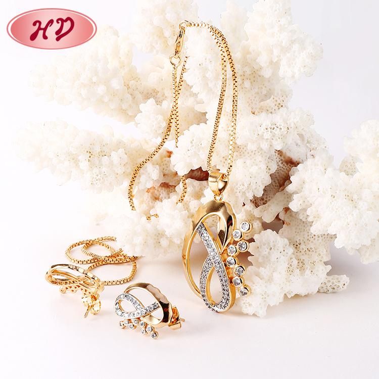Fashion Accessories Silver Alloy 18K Gold Plated Women Jewelry Chain Sets Pendant Necklace with CZ Crystal