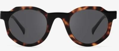 Wholesale Classic Women&prime;s Shades Classic Oversized Polarized Sunglasses for Women 100% UV Protection