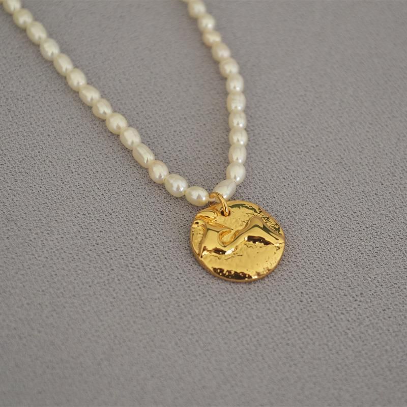 Variety Gold Coin Pendants Freshwater Rice Grains Pearls Gentle Retro Collarbone Chain Short Choker Necklace