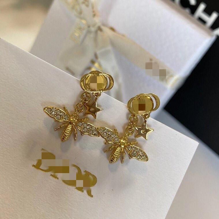 Designer Golden Color Earrings Luxury Earrings Butterfly Pendant Fashion Earrings