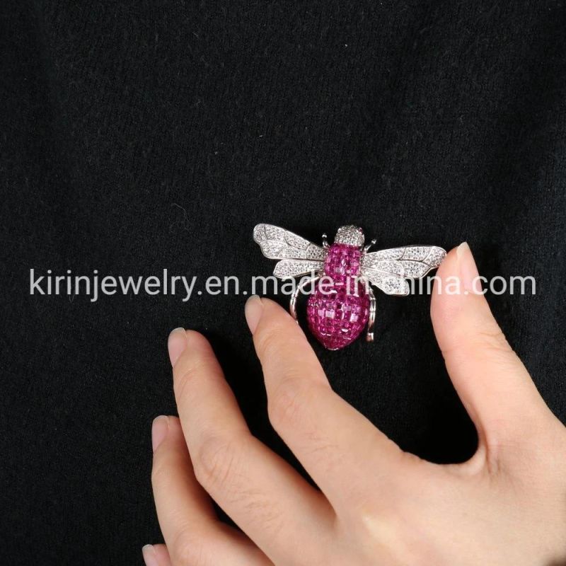 Broche Parallel Cut Invisible Setting Ruby Diamond Snowflake Bee Brooch Pin Christmas Brooches and Pins Ladies Brooches