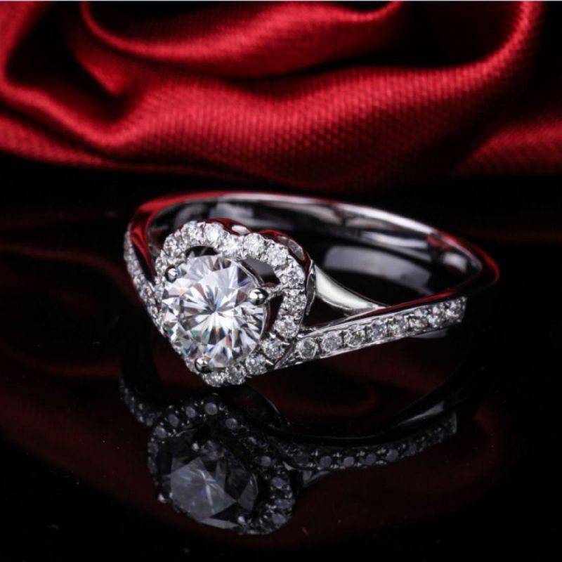 Customize High Quality 1CT Def Color Heart 18K Moissanite Wedding Ring