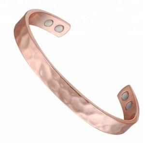 China Factory Fashion Designs Factory Prices Copper Magnetic Women and Men Bracelets Benefits