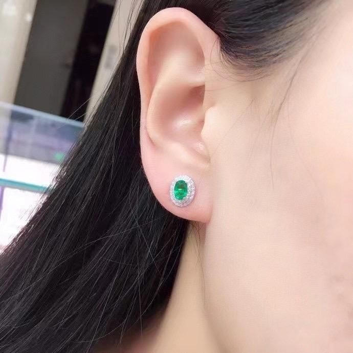 Vividgreen Emerald Earrings with South Africa Diamond China