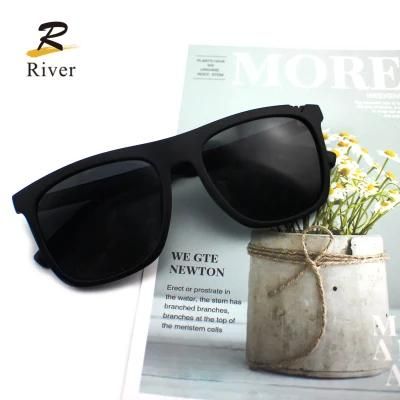 Shade Black Tr Frame Stock Polarized Sunglasses for Men