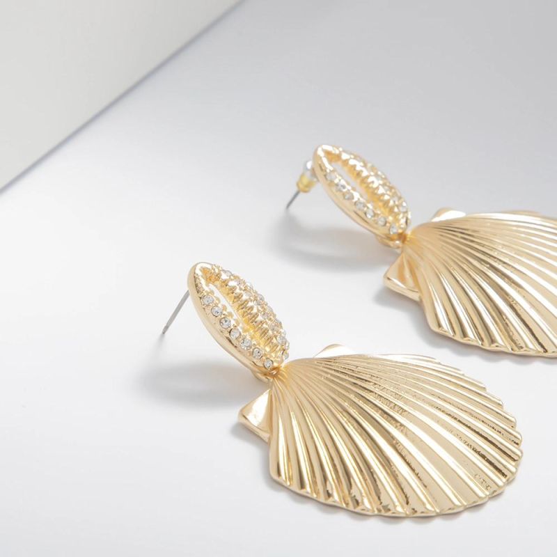 New Fashionable Shell Earrings for Women