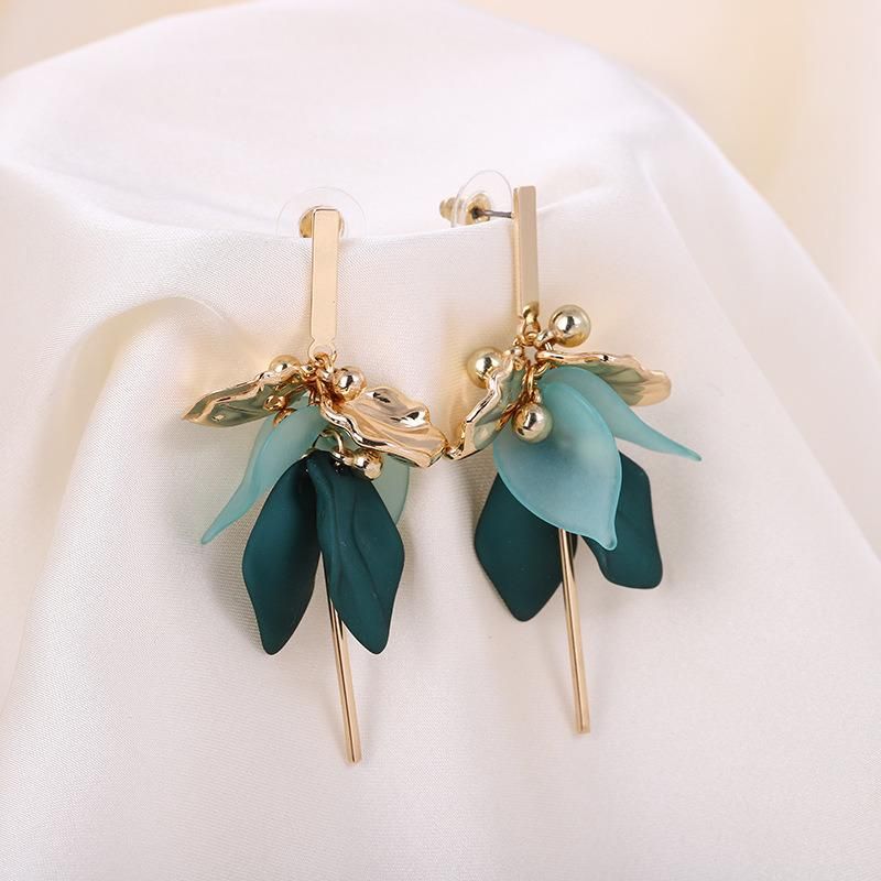 Fashion Jewelry Green Long Leaf Earrings Resin Flower Earrings