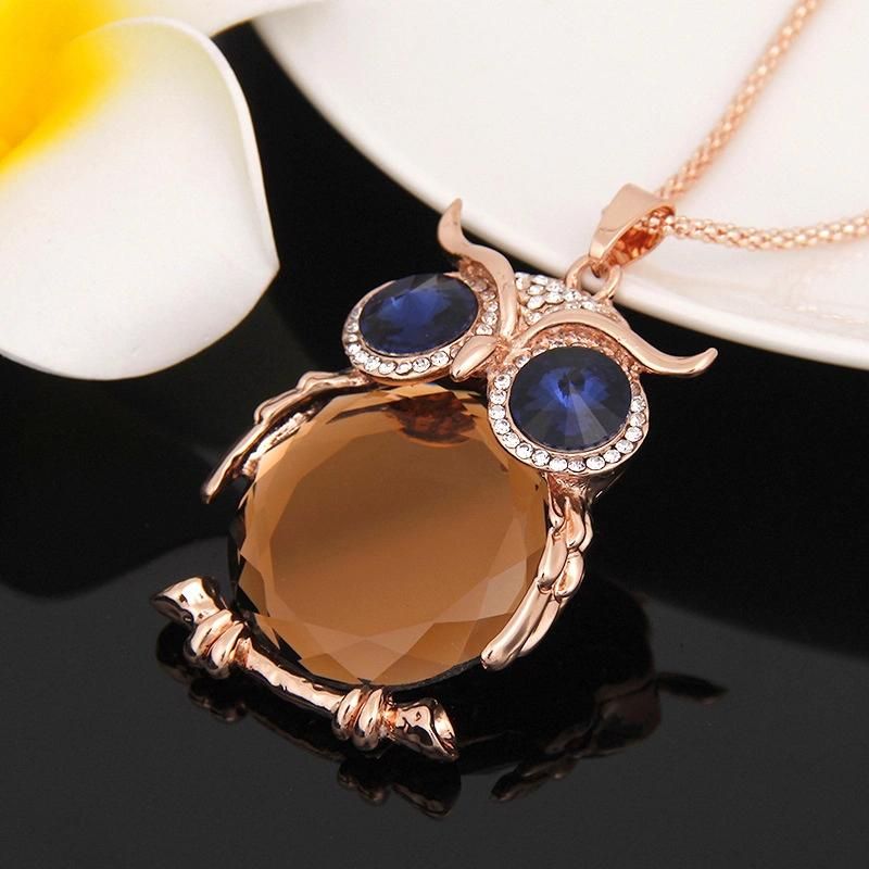 Fashion Design Alloy Crystal Owl Pendant Necklace for Women