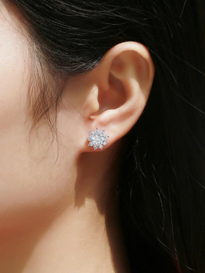 Hot sale First Snow Romance style 50 Points Moissanite Sterling Silver Stud Earrings Girls Earrings