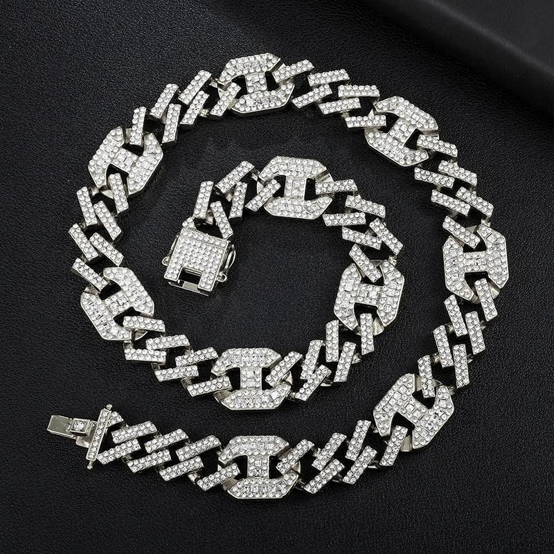 Creative Fashion Designed Brass Necklace with Zinc Alloy