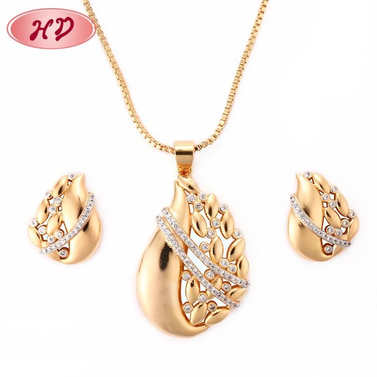 Fashion Accessories Silver 18K Gold Plated Alloy Women Jewelry Chain Sets Pendant Necklace with CZ Crystal