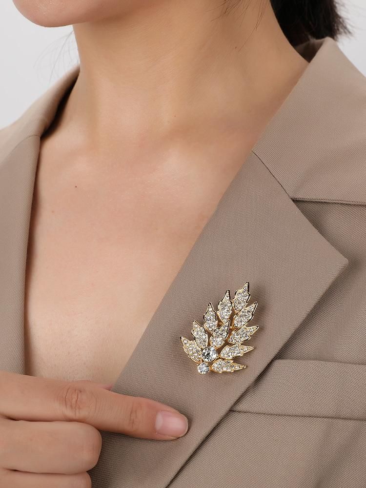 Fashion Zircon Display Crystal Brooch in Leaf Design