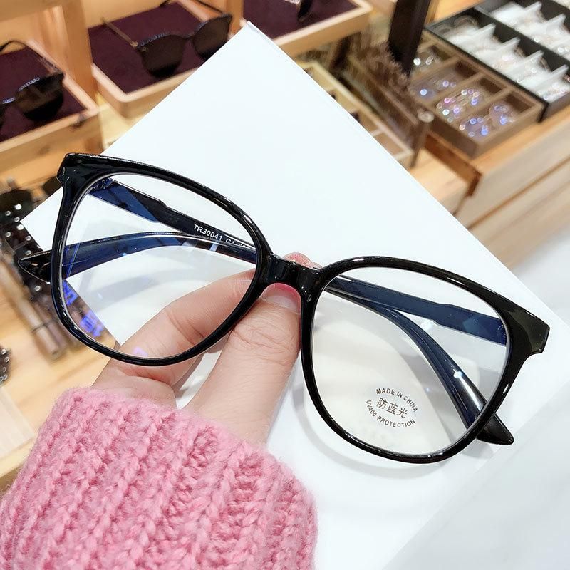Anti-Blue Light Glasses Transparent Color Retro Glasses Frame Simple Style Men and Women Lightweight Flat Glasses
