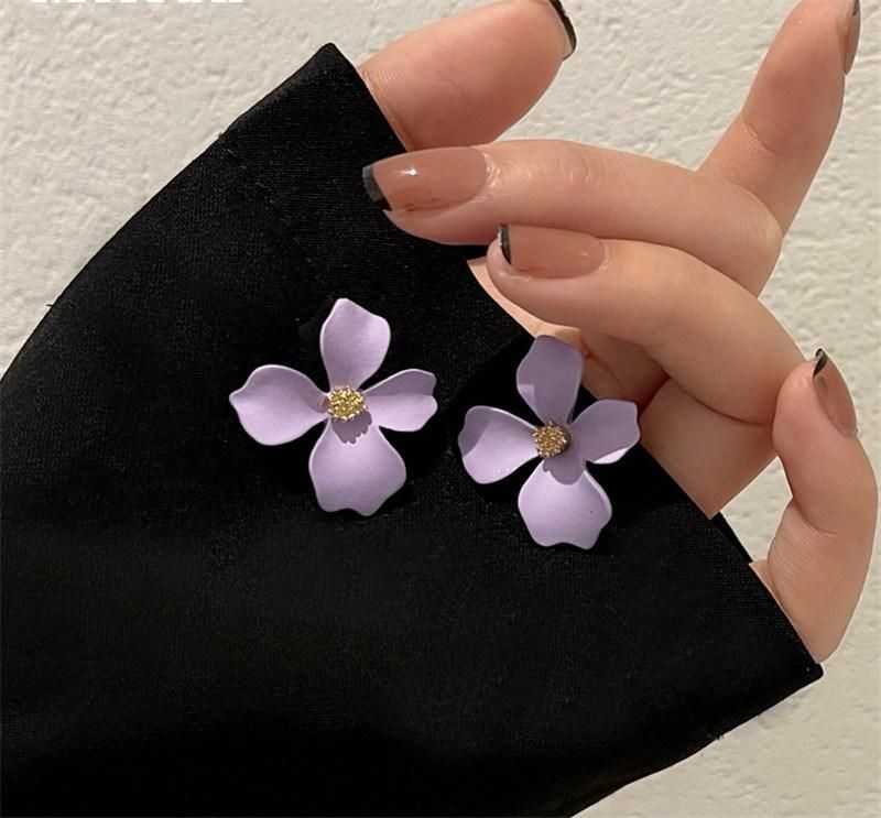 2022 Best Selling Fashion Statement New Flower Shape Stud Earrings in Purple Coating Lady Painting Accessories