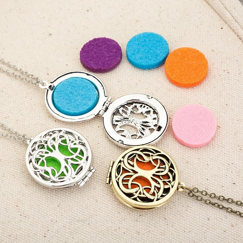 Customized Disc Noctilucent Light Opening Aromatherapy Dissuser Pendant Necklace