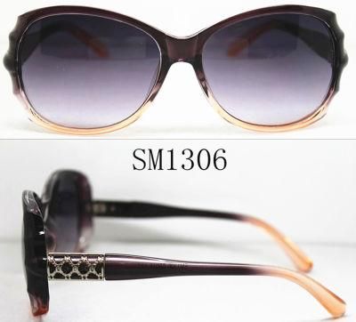 Brand New Designer Plastic Fashion Sunglasses for Women/Lady (SM1306)