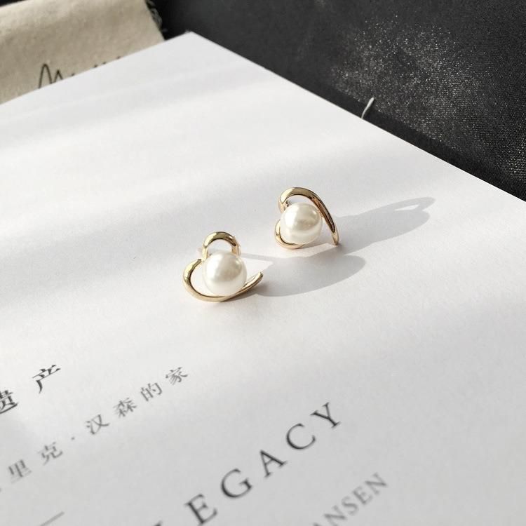 Fashion Jewelry for Women Silver Plated with Smooth Wild Heart Pearl Stud Earrings