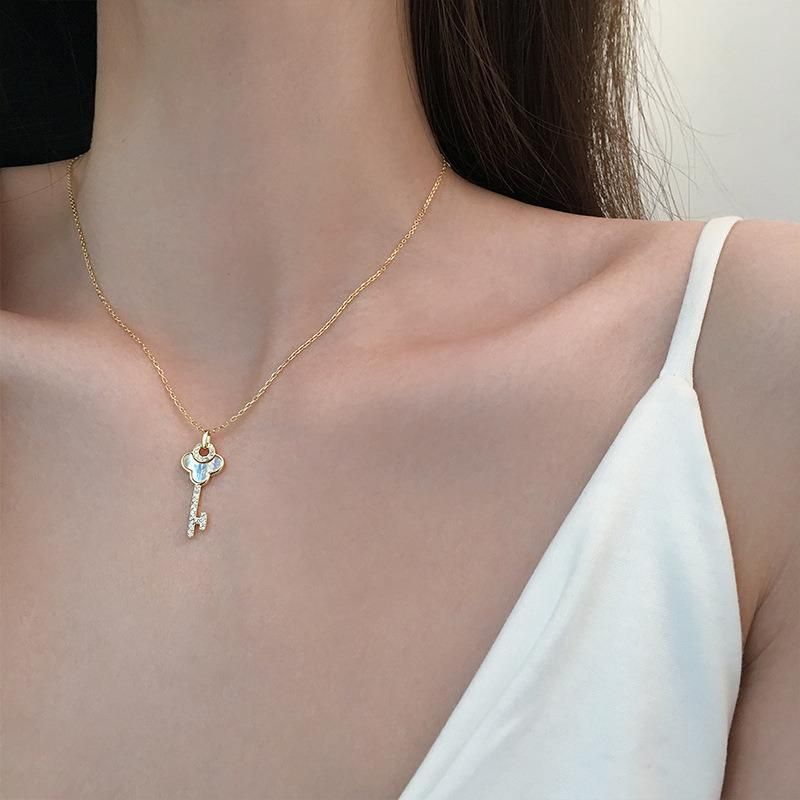 Keep Color Necklace Female Simple Niche Ins Clavicle Chain Temperament Collar Pendant New Tide Ornaments Wholesale