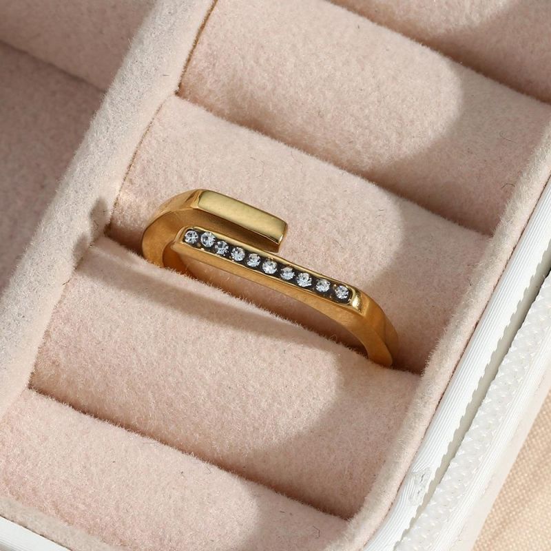 Manufacturer′s Custom Fashion Jewelry Matte 18K Gold-Plated Stainless Steel Jewelry Ring Jewelry Gold-Plated Ring