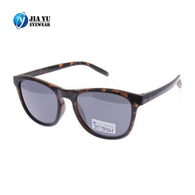 2022 Classic Thin Plastic Vintage Fashion Polarized Sunglasses for Women