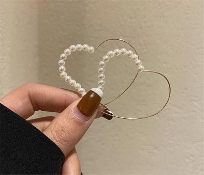 Manufacturer New Design Delicate Thinner Wire Heart Shape Pearl Hoop Earring for Girl Lady