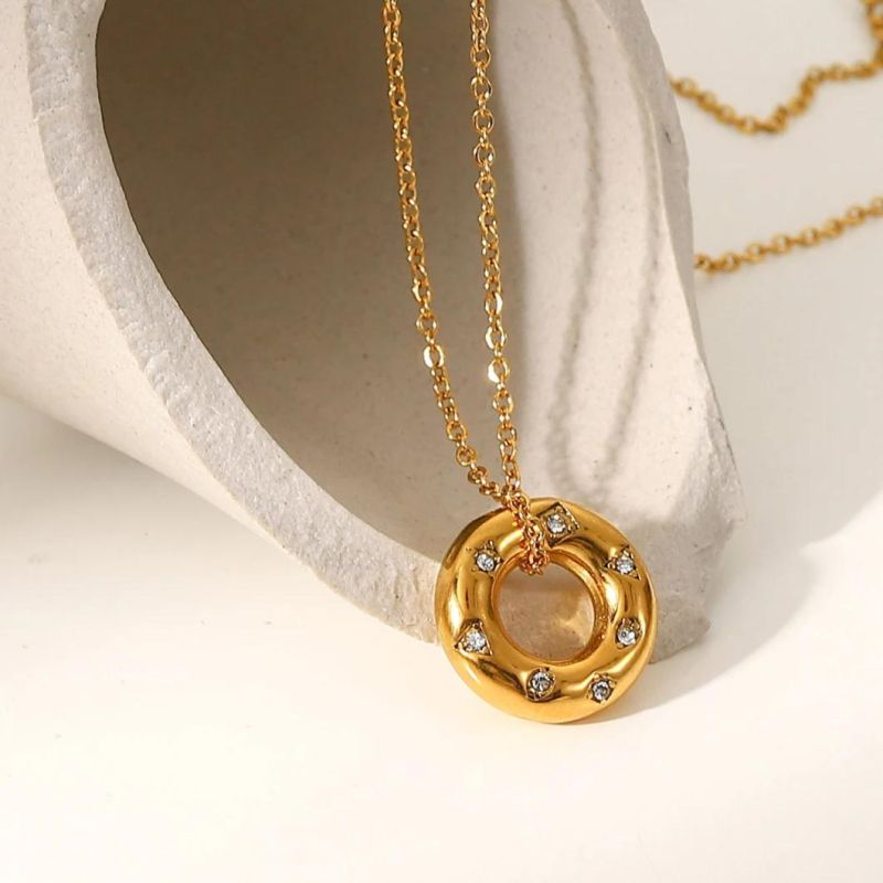 Factory Customized Fashion Jewelry European American Temperament Stainless Steel Plated 18K Gold Zirconium Inlaid Doughnut Pendant Necklace