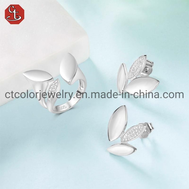 Wholesale Jewelry Cheap price Leaf Shape Earring in 925 Silver with CZ Stone