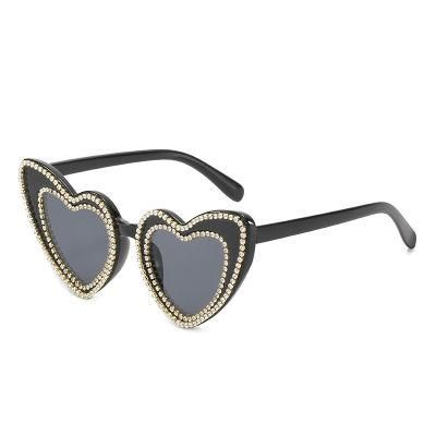 Women Sunglasses Arrival Wholesale Cheap Bling Rhinestone Heart 2022 New Fashion Sunglasses UV400 Protection CE Custom Logo Black Gray