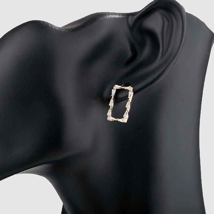 2020 Latest Design Gold Plate Stud Earring for Women