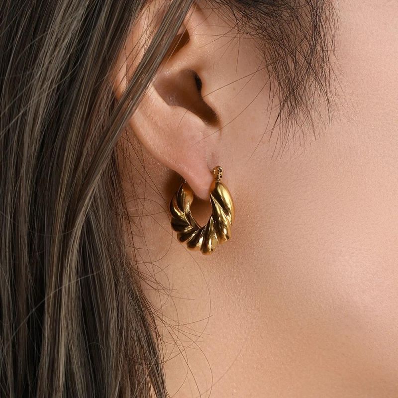 Factory Customized Fashion Jewelry Ins Fashion Fashion Bread Pattern U-Shaped Earrings Jewelry Stainless Steel Plated 18K Gold Fine Linen Pattern Earrings