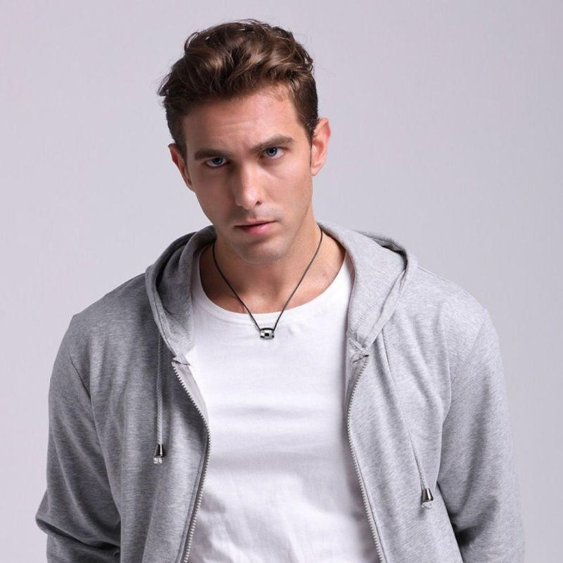 Titanium Steel Men′ S Pendant Titanium Steel + Rhinestone Microphone Pendant Gold Men′ S Necklace