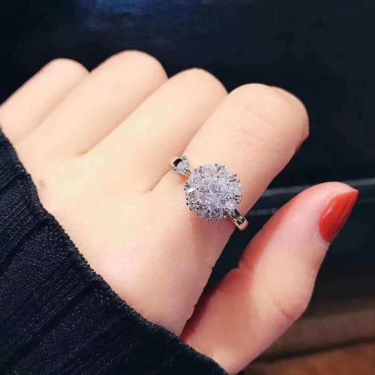 Fashion Diamond Rotary Open Index Finger Ring