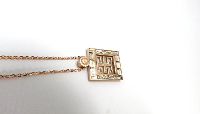 Metal Jewelry Classic Pendant in Rose Golden Color