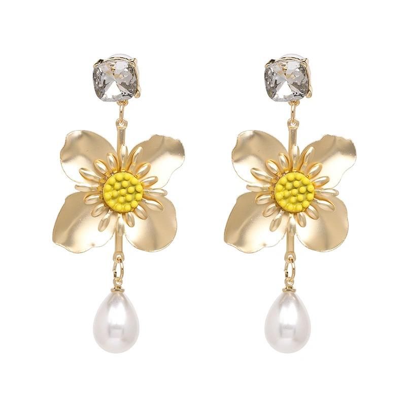 Female Autumn White Floral Diamond Imitation Pearl Resin Earring with Flower